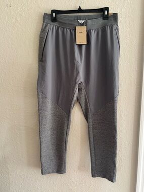 NWT Nike Yoga Men's Gray Athletic Jogger Pants- Medium